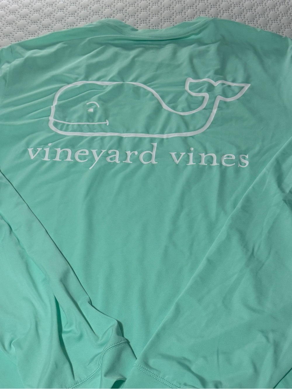 Vineyard Vines Men’s long sleeve casual shirt, aqua green, white logo on back